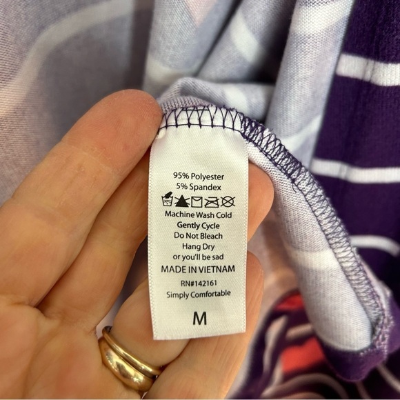 Lularoe HAPPY HEARTS Caroline * PURPLE PINK * WHITE Stripes M - Picture 3 of 4